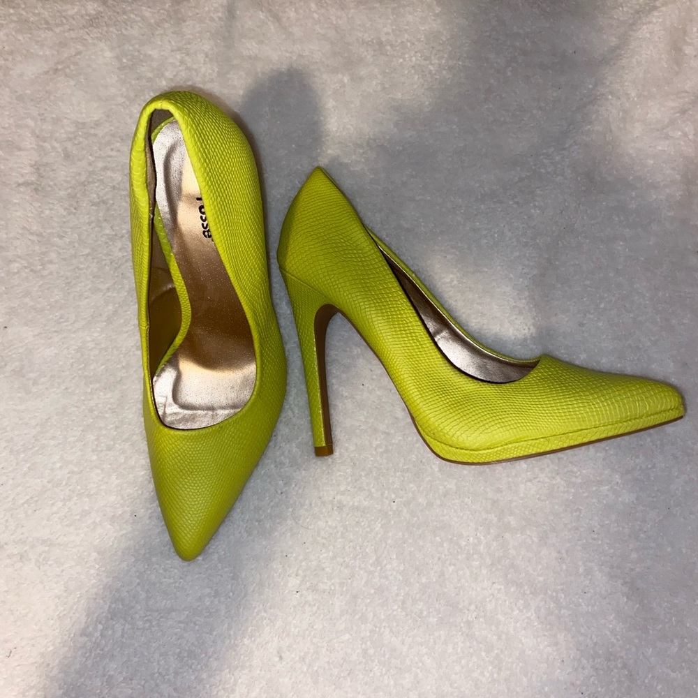 Like green heels never worn